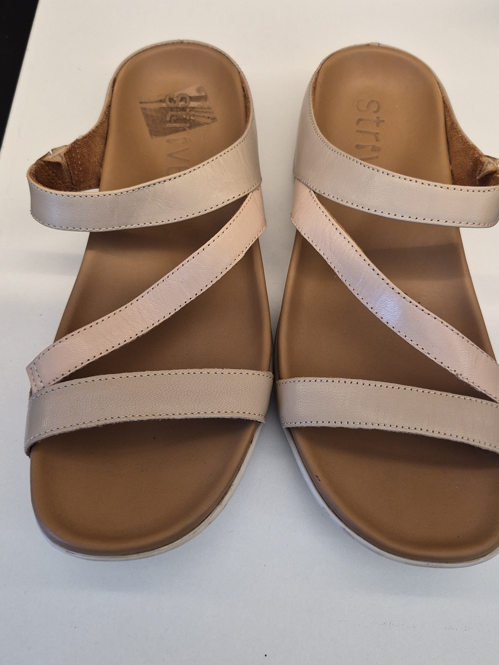 Strive Trio Women's Neutral  Strappy Comfort Sandals US 9.5/10 Arch Support
